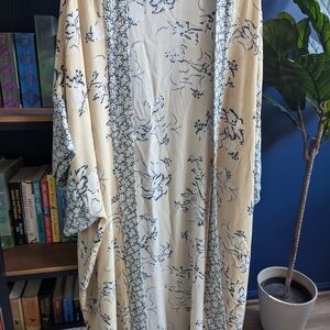 Floral Kimono with Blue and Cream Design